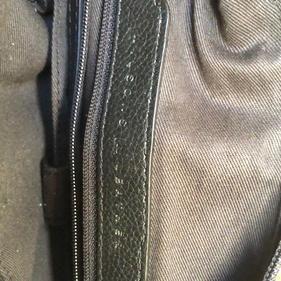 Wilson’s Leather Beautiful Black Shoulder Bag - Picture 4 of 8